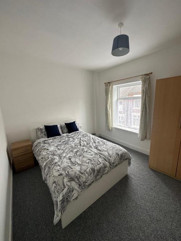 House 23 Kirby, Near Centre Apartment Stoke-on-Trent